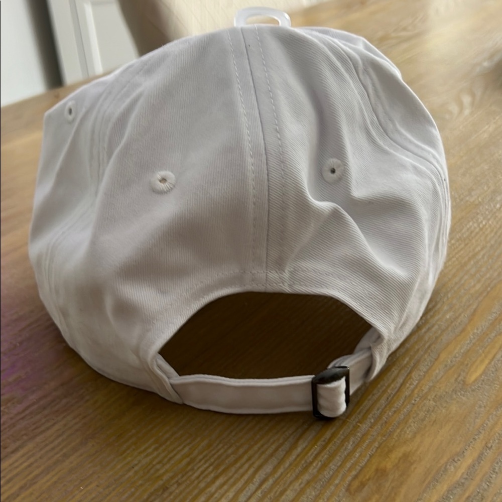 GAP America White hat with Patriotic Logo NWT - Picture 3 of 6